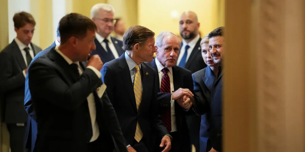 Президент України Володимир Зеленський та двопартійна група сенаторів США під час закритої зустрічі у Капітолії, Вашингтон