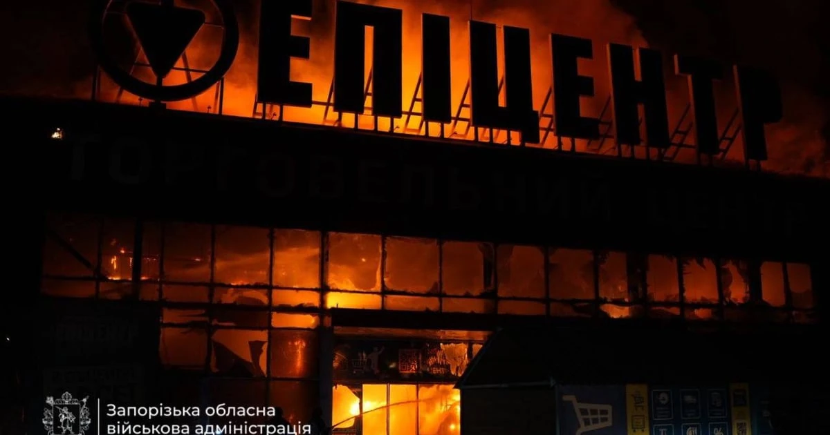 Масштабні пошкодження всередині «Епіцентру» в Запоріжжі після нічного удару 12 серпня 2026 року