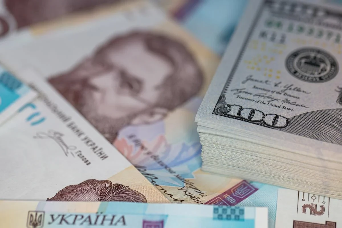 Ілюстративне фото: табло з курсами валют в обмінному пункті