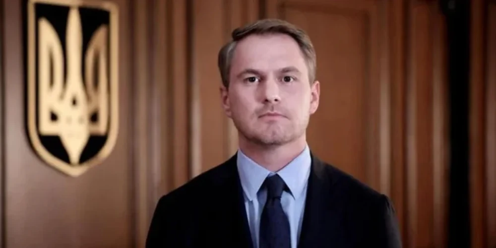 Скриншот трекінгу посилки Укрпошти та фіскального чеку, оприлюднений Русланом Кравченком